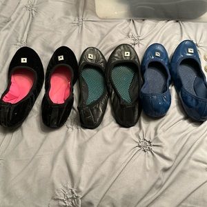 Lindsay Phillips black suede, black flat patent navy 7 interchangeable snaps